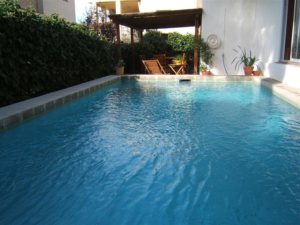 Agi Riu Segre *